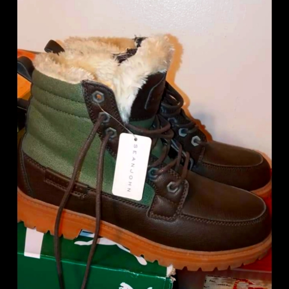 Insulated winter boots